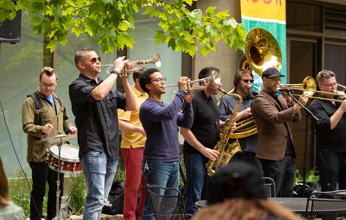 PNC presents Tunes@Noon Milwaukee Downtown 