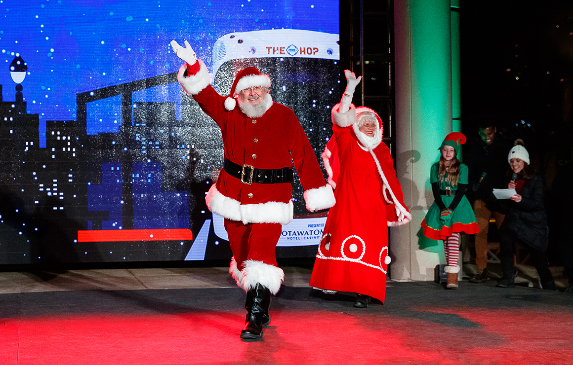 Santa Sightings with Mrs. Claus Milwaukee Downtown