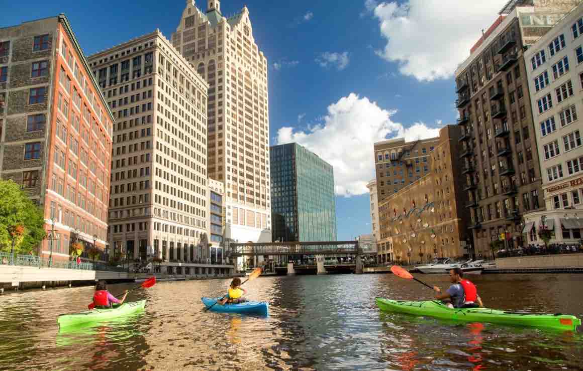 milwaukee kayakers