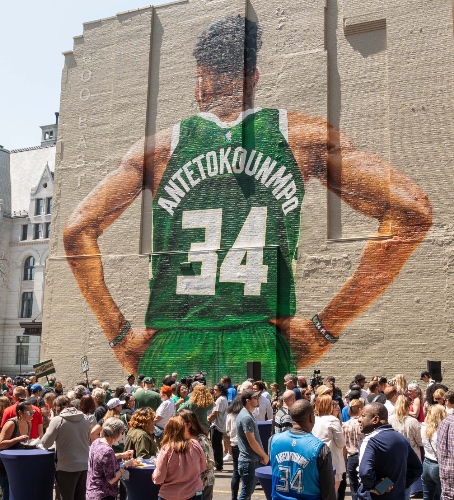 giannis mural downtown milwaukee