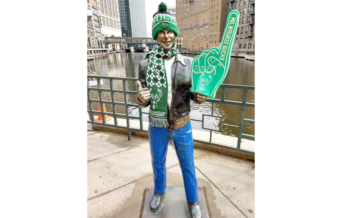 Bronze Fonz Bucks Playoffs