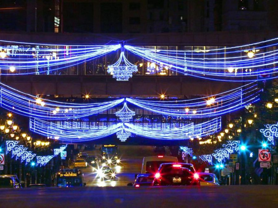 Milwaukee Downtown Holiday Lights Festival Jingle Bus Tour