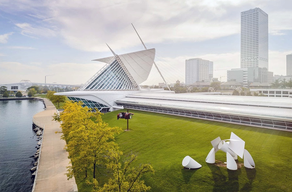 Milwaukee Art Museum Lawn