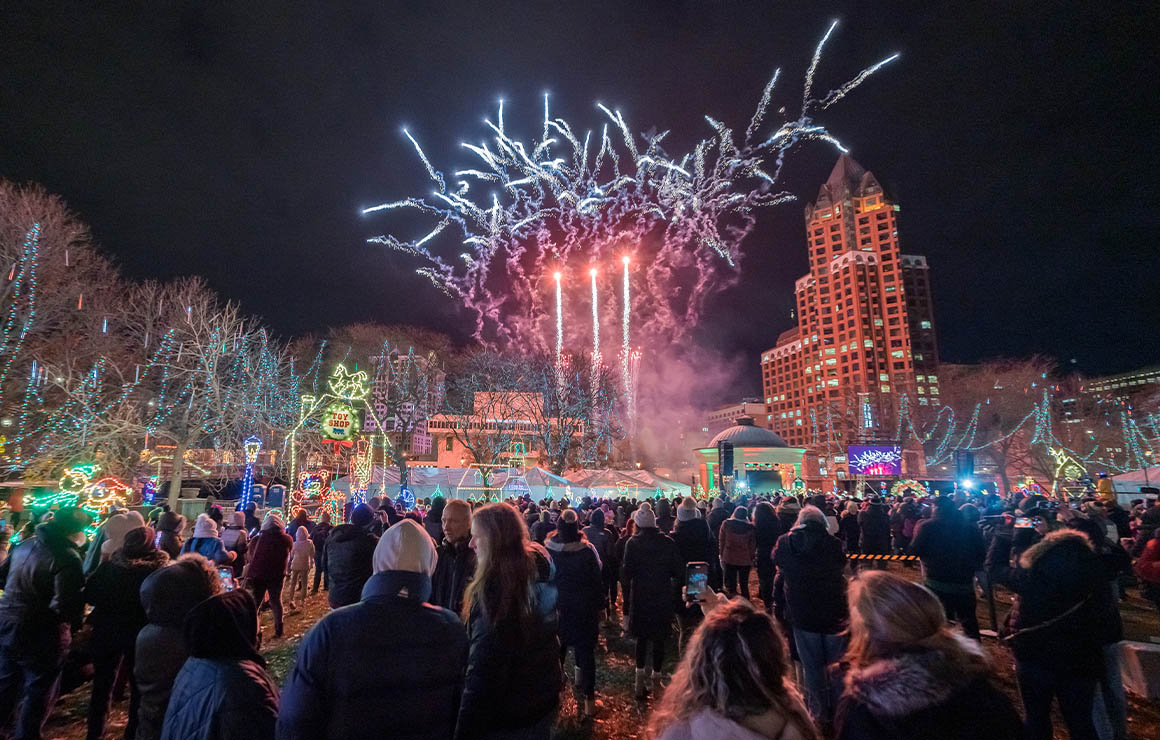 Milwaukee holiday Lights Festival Kick-Off Extravaganza Milwaukee downtown